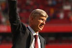 LONDON, ENGLAND - MAY 24:  Arsene Wenger,manager of Arsenal, waves to the fans after the Barclays Premier League match between Arsenal and Stoke City at Emirates Stadium on May 24, 2009 in London, England.  (Photo by Ryan Pierse/Getty Images)