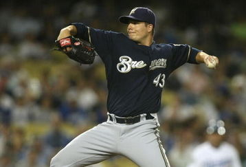 LOS ANGELES, CA - AUGUST 15: Manny Parra #43 of the Milwaukee Brewers throws a pitch against the Los Angeles Dodgers on August 15, 2008 at Dodger Stadium in Los Angeles, California. (Photo by Stephen Dunn/Gety Images)