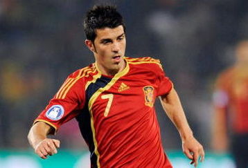 BLOEMFONTEIN, SOUTH AFRICA - JUNE 20:  David Villa of Spain runs with the ball during the FIFA Confederations Cup match between Spain and South Africa at the Free State stadium on June 20, 2009 in Bloemfontein, South Africa.  (Photo by Kevork Djansezian/Getty Images)