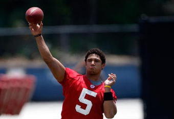 TAMPA, FL - MAY 01:  Quarterback Josh Freeman #5 of the Tampa Bay Buccaneers throws a pass during the Buccaneers Rookie Minicamp at One Buccaneer Place on May 1, 2009 in Tampa, Florida.  (Photo by J. Meric/Getty Images)