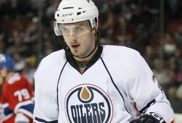 MONTREAL- MARCH 10:  Ales Kotalik #21 of the Edmonton Oilers skates with play stopped during the game against the Montreal Canadiens at the Bell Centre on March 10, 2009 in Montreal, Quebec, Canada.  The Canadiens defeated the Oilers 4-3 in overtime.  (Photo by Richard Wolowicz/Getty Images)