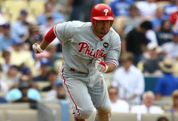 LOS ANGELES, CA - JUNE 06:  Shane Victorino #8 of the Philadelphia Phillies runs against the Los Angeles Dodgers at Dodger Stadium on June 6, 2009 in Los Angeles, California. The Dodgers defeated the Phillies 3-2 in twelve innings.  (Photo by Jeff Gross/Getty Images)