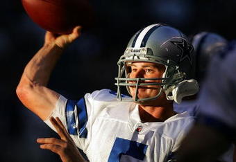 DALLAS - SEPTEMBER 15:  Quarterback Brooks Bollinger #5 of the Dallas Cowboys warms up before a game against the Philadelphia Eagles at Texas Stadium on September 15, 2008 in Irving, Texas.  (Photo by Ronald Martinez/Getty Images)
