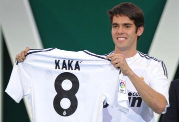 MADRID, SPAIN - JUNE 30:  New signing Kaka presents his new Real Madrid shirt during his official presentation as a Real Madrid player at the Santiago Bernabeu Stadium on June 30, 2009 in Madrid, Spain.  (Photo by Denis Doyle/Getty Images)