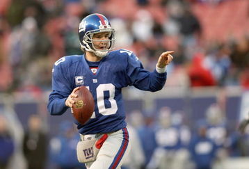 EAST RUTHERFORD, NJ - DECEMBER 7:  Quarterback Eli Manning #10 of the New York Giants drops back pass the ball against the Philadelphia Eagles at Giants Stadium on December 7, 2008 in East Rutherford, New Jersey. (Photo by Nick Laham/Getty Images)