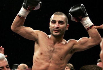 LAS VEGAS - OCTOBER 07:  Vic Darchinyan celebrates his v6th round TKO victoyr over Glenn Donaire during the IBF/IBO Flywieght Championship bout on October 7, 2006 at the Mandalay Bay Event Center in Las Vegas, Nevada.  (Photo by Jonathan Ferrey/Getty Images)
