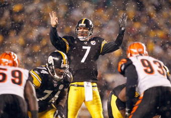 PITTSBURGH - NOVEMBER 20:  Quarterback Ben Roethlisberger #7 of the Pittsburgh Steelers calls the play during the game against the Cincinnati Bengals at Heinz Field on November 20, 2008  in Pittsburgh, Pennsylvania. (Photo by: Gregory Shamus/Getty Images)