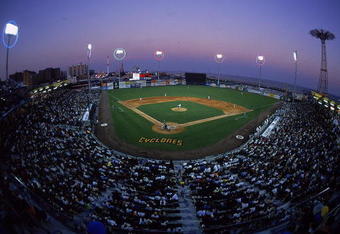 25 Jun 2001:  A general view of the new Keyspan baseball park marking the return of professional baseball to Brooklyn 44 years after the Dodgers left for Los Angeles built adjacent to Coney Island for the Brooklyn Cyclones during the Minor League Class A baseball game against the Mahoning Valley Scrappers in Brooklyn, New York.  The Cyclones defeated the Scrappers 3-2.Mandatory Credit: Al Bello  /Allsport
