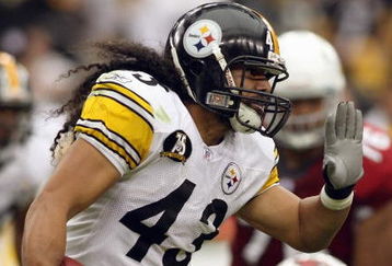 GLENDALE, AZ - SEPTEMBER 30: Troy Polamalu #43 of the Pittsburgh Steelers carries the ball during the game against the Arizona Cardinals at University of Phoenix Stadium on September 30, 2007 in Glendale, Arizona. (Photo by Jonathan Ferrey/Getty Images)