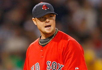 BOSTON - APRIL 24: Jon Lester #31of the Boston Red Sox reacts against the New York Yankees at Fenway Park, April 24, 2009, in Boston, Massachusetts. (Photo by Jim Rogash/Getty Images)