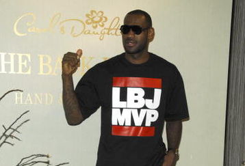 NEW YORK - JUNE 16:  NBA basketball player, Lebron James visits the hand and foot spa at Carol's Daughter on June 16, 2009 in New York City.  (Photo by Joe Corrigan/Getty Images)