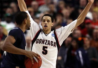 PORTLAND, OR - MARCH 19:  Austin Daye #5 of the Gonzaga Bulldogs plays defense against the Akron Zips in the second half during the first round of the NCAA Division I Men's Basketball Tournament at the Rose Garden on March 19, 2009 in Portland, Oregon. The Bulldogs defeated the Zips 77-64.  (Photo by Jonathan Ferrey/Getty Images)