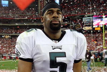 GLENDALE, AZ - JANUARY 18:  Quarterback Donovan McNabb #5 of the Phildelphia Eagles walks off the field after losing to the Arizona Cardinals during the NFC championship game on January 18, 2009 at University of Phoenix Stadium in Glendale, Arizona. The Cardinals defeated the Eagles 32-25 to advance to the Super Bowl.  (Photo by Jed Jacobsohn/Getty Images)