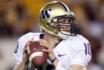 TEMPE, AZ - OCTOBER 13: Quarterback Jake Locker #10 of the Washington Huskies looks to throw a pass against the Arizona State Sun Devils at Sun Devil Stadium October 13, 2007 in Tempe, Arizona. (Photo by Stephen Dunn/Getty Images)