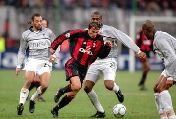 14 Feb 2001:  Leonardo of AC Milan runs through the defence during the UEFA Champions League Group B match against Paris St Germain played at the San Siro, in Milan, Italy. The match ended in a 1-1 draw. \ Mandatory Credit: Jamie McDonald /Allsport