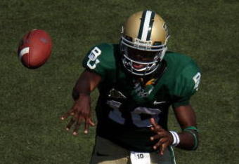 WACO, TX - OCTOBER 04:  Quarterback Robert Griffin #10 of the Baylor Bears drops back to pass against the Oklahoma Sooners at Floyd Casey Stadium on October 4, 2008 in Waco, Texas.  (Photo by Ronald Martinez/Getty Images)