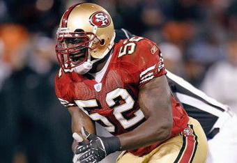 SAN FRANCISCO - AUGUST 18:  Linebacker Patrick Willis #52 of the San Francisco 49ers during a preseason game against the Oakland Raiders on August 18, 2007 at Monster Park in San Francisco, California.  (Photo by Greg Trott/Getty Images)