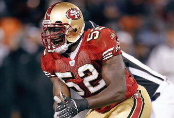 SAN FRANCISCO - AUGUST 18:  Linebacker Patrick Willis #52 of the San Francisco 49ers during a preseason game against the Oakland Raiders on August 18, 2007 at Monster Park in San Francisco, California.  (Photo by Greg Trott/Getty Images)