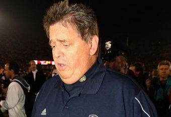 LOS ANGELES, CA - NOVEMBER 29:  Head coach Charlie Weis of the Notre Dame Fighting Irish walks off the field after the game against the USC Trojans at Los Angeles Memorial Coliseum on November 29, 2008 in Los Angeles, California. The Trojans defeated the Fighting Irish 38-3.  (Photo by Christian Petersen/Getty Images)