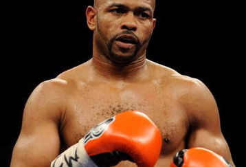 NEW YORK - NOVEMBER 08:  Roy Jones Jr looks on while fighting against Joe Calzaghe during their Ring Magazine Light Heavyweight Championship bout at Madison Square Garden November 8, 2008 in New York City.  (Photo by Al Bello/Getty Images)