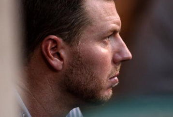 ANAHEIM, CA - MAY 6:  Pitcher Roy Halladay #32 of the Toronto Blue Jays waits to take the mound against the Los Angeles Angels of Anaheim at Angel Stadium May 6, 2009 in Anaheim, California.  (Photo by Stephen Dunn/Getty Images)