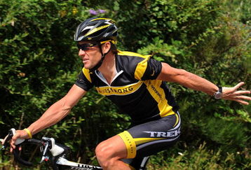 LIMOGES, FRANCE - JULY 13:  Lance Armstrong of USA and team Astana gestures during a training session on the first rest day of the 2009 Tour de France on July 13, 2009 in Limoges, France.  (Photo by Jasper Juinen/Getty Images)