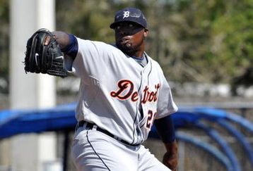 DUNEDIN, FL - FEBRUARY 27 :  Pitcher Dontrelle Willis of the Detroit Tigers pitches in relief against the Toronto Blue Jays February 27, 2009 at Dunedin Stadium in Dunedin, Florida.  (Photo by Al Messerschmidt/Getty Images)