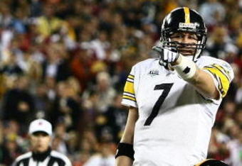 TAMPA, FL - FEBRUARY 01:  Quarterback Ben Roethlisberger #7 of the Pittsburgh Steelers points against the Arizona Cardinals during Super Bowl XLIII on February 1, 2009 at Raymond James Stadium in Tampa, Florida.  (Photo by Chris McGrath/Getty Images)