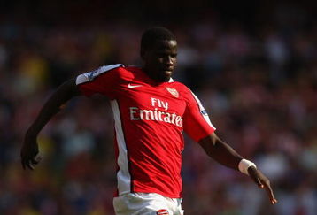 LONDON, ENGLAND - MAY 24:  Emmanuel Eboue of Arsenal runs with the ball during the Barclays Premier League match between Arsenal and Stoke City at Emirates Stadium on May 24, 2009 in London, England.  (Photo by Ryan Pierse/Getty Images)