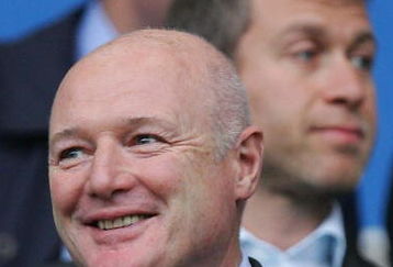 BOLTON, UNITED KINGDOM - OCTOBER 07:  Peter Kenyon and Roman Abramovich of Chelsea during the Barclays Premier League match between Bolton Wanderers and Chelsea at the Reebok Stadium on October 7, 2007 in Bolton, England.  (Photo by Laurence Griffiths/Getty Images)