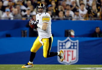 TAMPA, FL - FEBRUARY 01:  Quarterback Ben Roethlisberger #7 of the Pittsburgh Steelers passes against the Arizona Cardinals during Super Bowl XLIII on February 1, 2009 at Raymond James Stadium in Tampa, Florida.  (Photo by Streeter Lecka/Getty Images)