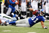 EAST RUTHERFORD, NJ - OCTOBER 05:  Amani Toomer #81 of the New York Giants catches a pass against the Seattle Seahawks on October 5, 2008 at Giants Stadium in East Rutherford, New Jersey.  (Photo by Al Bello/Getty Images)