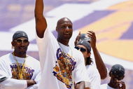 LOS ANGELES, CA - JUNE 17:  Lamar Odom of the Los Angeles Lakers waves to the crowd during the 2009 NBA Championship Victory Parade at the Los Angeles Memorial Coliseum on June 17, 2009 in Los Angeles, California.  (Photo by Jeff Gross/Getty Images)