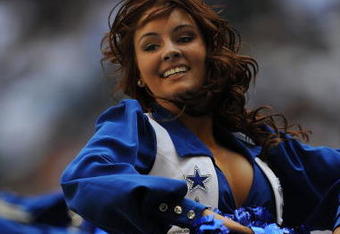 IRVING, TX - OCTOBER 26:  A Dallas Cowboys Cheerleader performs during a game against the Tampa Bay Buccaneers at Texas Stadium on October 26, 2008 in Irving, Texas.  (Photo by Ronald Martinez/Getty Images)