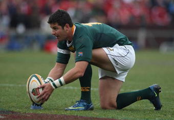JOHANNESBURG, SOUTH AFRICA - JULY 04:  Morne Steyn of South Africa line up a kick during the Third Test match between South African and the British and Irish Lions at Ellis Park Stadium on July 4, 2009 in Johannesburg, South Africa. (Photo by David Rogers/Getty Images)