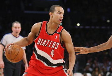 LOS ANGELES - JANUARY 4:  Jerryd Bayless #4 of the Portland Trail Blazers dribbles against the Los Angeles Lakers on January 4, 2009 at Staples Center in Los Angeles, California.    NOTE TO USER: User expressly acknowledges and agrees that, by downloading and/or using this Photograph, user is consenting to the terms and conditions of the Getty Images License Agreement. (Photo by Stephen Dunn/Getty Images)
