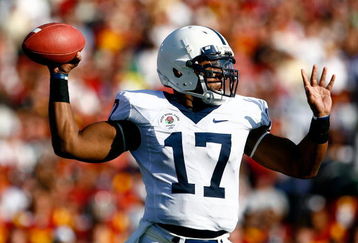 PASADENA, CA - JANUARY 01:  Quarterback Daryll Clark #17 of the Penn State Nittany Lions throws a pass against the USC Trojans during the 95th Rose Bowl Game presented by Citi on January 1, 2009 at the Rose Bowl in Pasadena, California.  (Photo by Jeff Gross/Getty Images)
