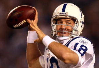 SAN DIEGO, CA - NOVEMBER 23:   Quarterback Peyton Manning #18 of the Indianapolis Colts in action against the San Diego Chargers during their NFL Game at Qualcomm Stadium on November 23, 2008 in San Diego, California. (Photo by Donald Miralle/Getty Images)