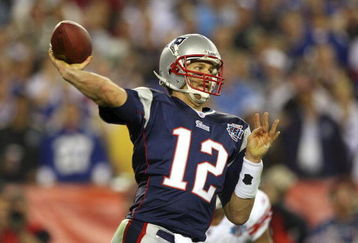 GLENDALE, AZ - FEBRUARY 03:  Quarterback Tom Brady #12 of the New England Patriots drops back to pass against the New York Giants the second half of Super Bowl XLII on February 3, 2008 at the University of Phoenix Stadium in Glendale, Arizona. The Giants defeated the Patriots 17-14.  (Photo by Donald Miralle/Getty Images)