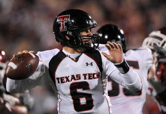 NORMAN, OK - NOVEMBER 22:  Quarterback Graham Harrell #6 of the Texas Tech Red Raiders drops back to pass against the Oklahoma Sooners in the first quarter at Memorial Stadium on November 22, 2008 in Norman, Oklahoma.  (Photo by Ronald Martinez/Getty Images)