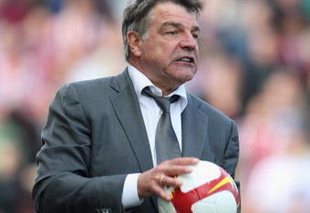 STOKE, ENGLAND - APRIL 18:  Blackburn Rovers Manager Sam Allardyce catches the ball during the Barclays Premier League match between Stoke City and Blackburn Rovers at The Britannia Stadium on April 18, 2009 in Stoke,England.  (Photo by Ross Kinnaird/Getty Images)