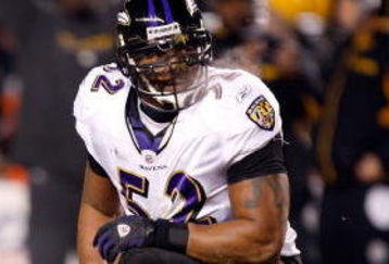 PITTSBURGH - JANUARY 18:  Ray Lewis #52 of the Baltimore Ravens kneels over Ben Roethlisberger #7 of the Pittsburgh Steelers as Roethlisberger grimaces after he was hit by Lewis during the AFC Championship game on January 18, 2009 at Heinz Field in Pittsburgh, Pennsylvania.  (Photo by Streeter Lecka/Getty Images)