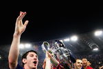 ROME - MAY 27:  Lionel Messi of Barcelona lifts the trophy as he and his team mates celebrates winning the UEFA Champions League Final match between Barcelona and Manchester United at the Stadio Olimpico on May 27, 2009 in Rome, Italy. Barcelona won 2-0.  (Photo by Laurence Griffiths/Getty Images)