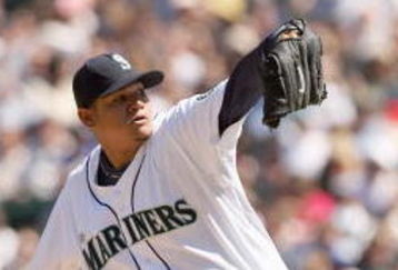 SEATTLE  - MAY 24: Felix Hernandez #34 of the Seattle Mariners delivers the pitch during the game against the San Francisco Giants on May 24, 2009 at Safeco Field in Seattle, Washington. (Photo by Otto Greule Jr/Getty Images)  