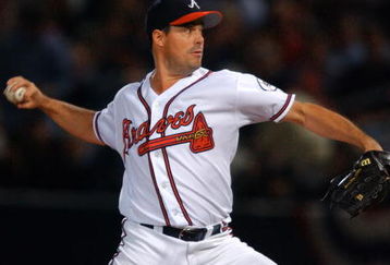 20 Oct 2001:  Greg Maddux #31 of the Atlanta Braves delivers a pitch against the Arizona Diamondbacks in the first inning of game four of the National League Champsionship Series at Turner Field in Atlanta, Georgia. DIGITAL IMAGE: Mandatory Credit: Doug Pensinger/ALLSPORT