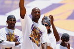 LOS ANGELES, CA - JUNE 17:  Lamar Odom of the Los Angeles Lakers waves to the crowd during the 2009 NBA Championship Victory Parade at the Los Angeles Memorial Coliseum on June 17, 2009 in Los Angeles, California.  (Photo by Jeff Gross/Getty Images)