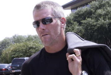 HATTIESBURG, MS - JULY 11:  Former NFL quarterback Brett Favre arrives for a funeral service for former NFL quarterback Steve McNair on July 11, 2009 in Hattiesburg, Mississippi.  (Photo by Dave Martin/Getty Images)