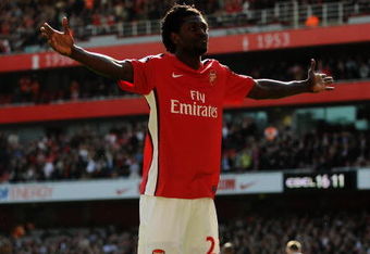 LONDON - APRIL 04:  Emmanuel Adebayor of Arsenal celebrates scoring his team's second goal during the Barclays Premier League match between Arsenal and Manchester City at Emirates Stadium on April 4, 2009 in London, England.  (Photo by Shaun Botterill/Getty Images)