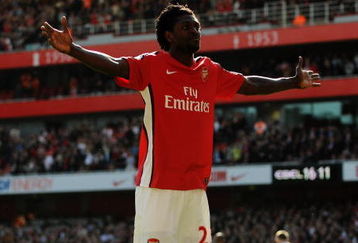 LONDON - APRIL 04:  Emmanuel Adebayor of Arsenal celebrates scoring his team's second goal during the Barclays Premier League match between Arsenal and Manchester City at Emirates Stadium on April 4, 2009 in London, England.  (Photo by Shaun Botterill/Getty Images)