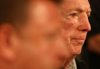 ALAMEDA, CA - SEPTEMBER 30:  Oakland Raiders owner Al Davis and Tom Cable speak during a press conference after being named new head coach after the firing of Lane Kiffin of the Oakland Raiders at thier training facility on Septemer 30, 2008 in Alameda, California.  (Photo by Jed Jacobsohn/Getty Images)